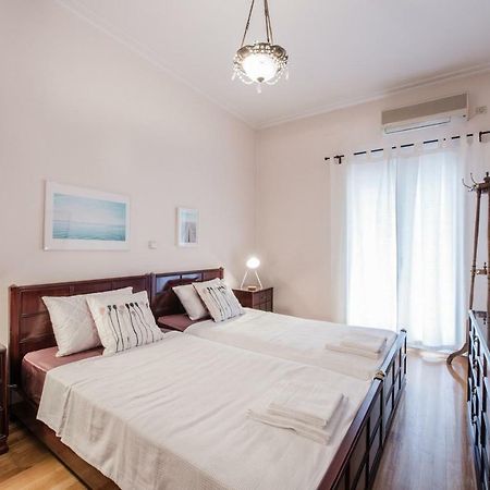 Retro Apartment At Trendy Exarcheia Athena Bagian luar foto