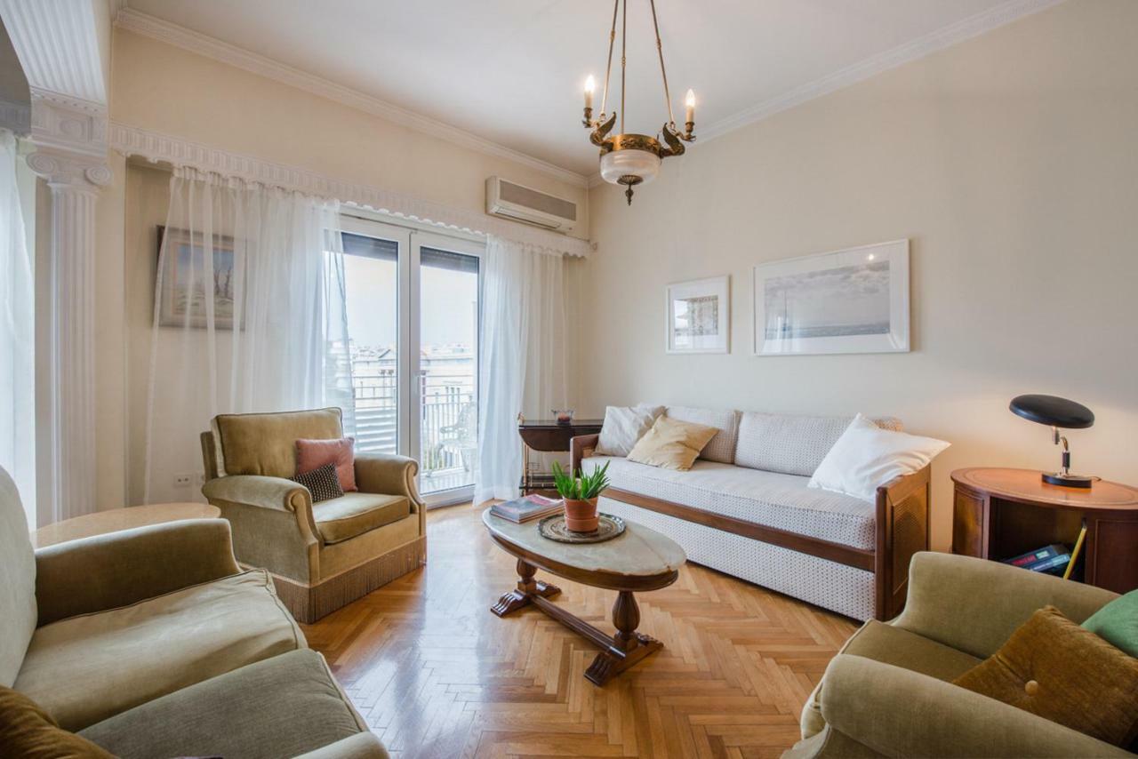 Retro Apartment At Trendy Exarcheia Athena Bagian luar foto