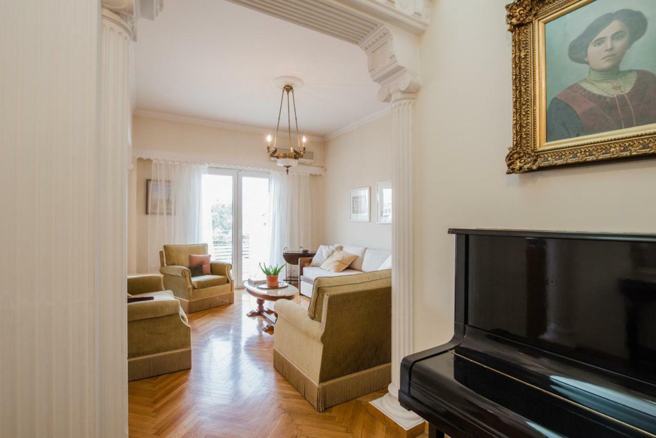 Retro Apartment At Trendy Exarcheia Athena Bagian luar foto